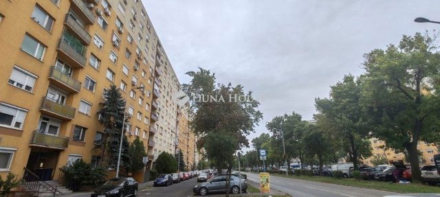 Eladó panellakás, Budapesten, XV. kerületben 54.999 M Ft