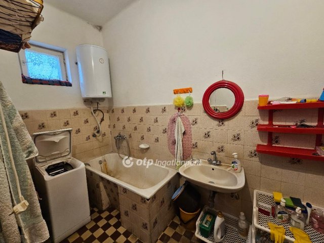 Eladó családi ház, Megyaszón 12 M Ft, 2 szobás