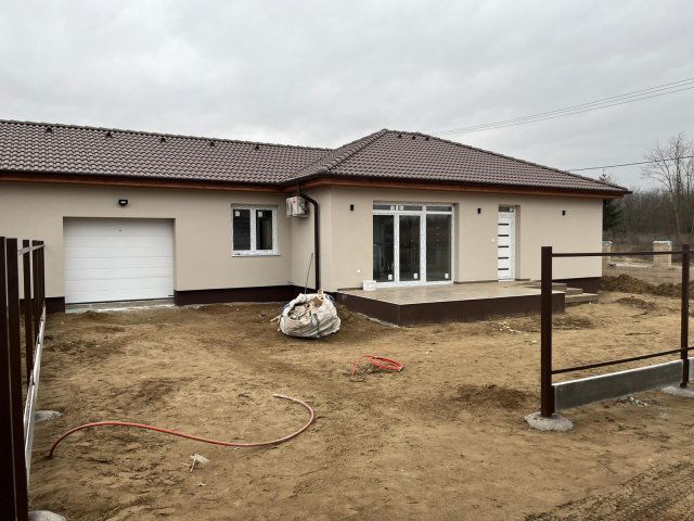 Eladó ikerház, Nyíregyházán 75 M Ft, 3 szobás