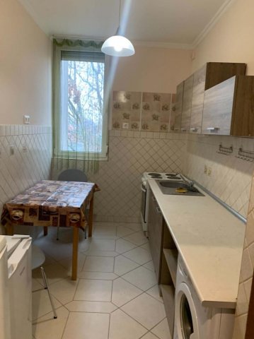 Kiadó panellakás, albérlet, Komáromban 180 E Ft / hó, 2 szobás