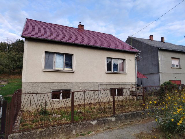 Eladó családi ház, Kaposváron, Kőrösi Csoma Sándor utcában