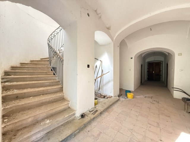 Eladó családi ház, Ragályon 91.9 M Ft, 16+5 szobás