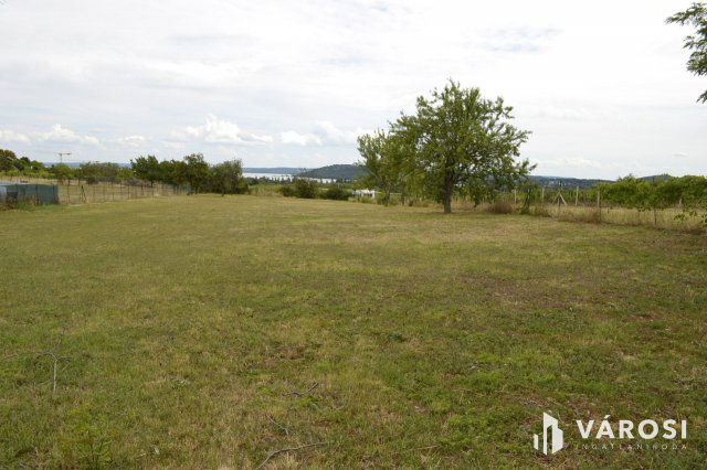 Eladó mezogazdasagi ingatlan, Balatonfüreden 220 M Ft