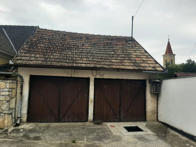 Eladó garázs, Veszprémben 23 M Ft / költözzbe.hu