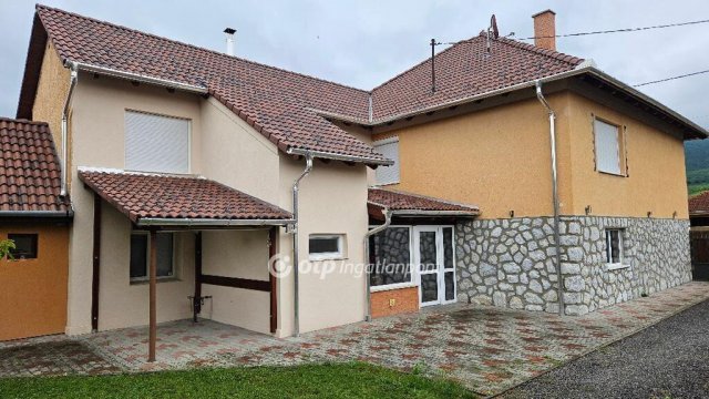 Eladó családi ház, Felsőtárkányban 110 M Ft, 7 szobás