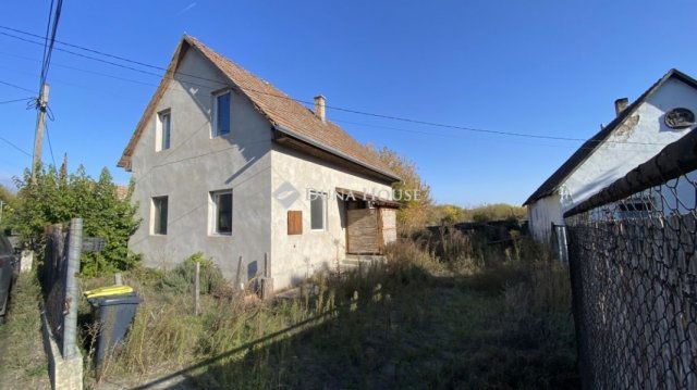 Eladó családi ház, Tápióbicskén 18 M Ft, 7 szobás