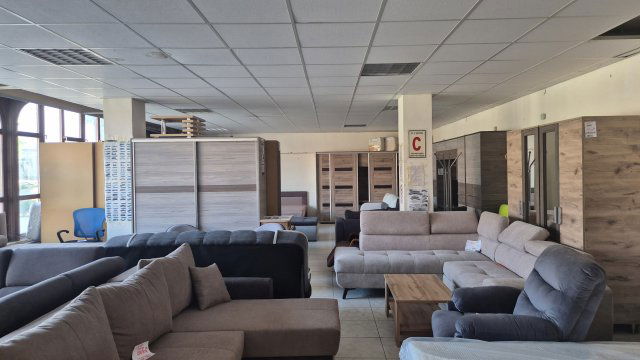 Eladó üzlethelyiség, Sárváron, Gárdonyi Géza utcában 80 M Ft