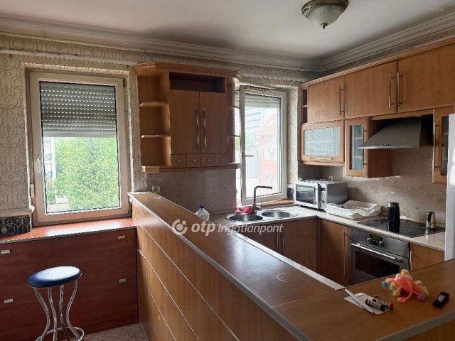Kiadó téglalakás, albérlet, Nyíregyházán 300 E Ft / hó