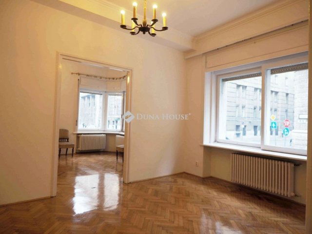 Kiadó téglalakás, albérlet, Budapesten, V. kerületben, 2 szobás