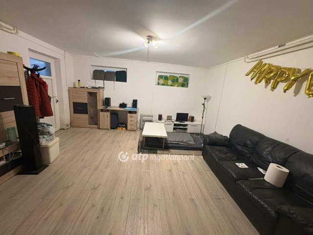 Eladó családi ház, Pakson 72.9 M Ft, 2+1 szobás