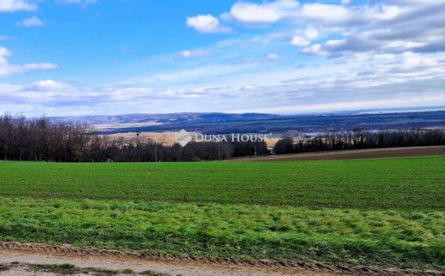 Eladó telek, Alsópáhokon 149.5 M Ft / költözzbe.hu