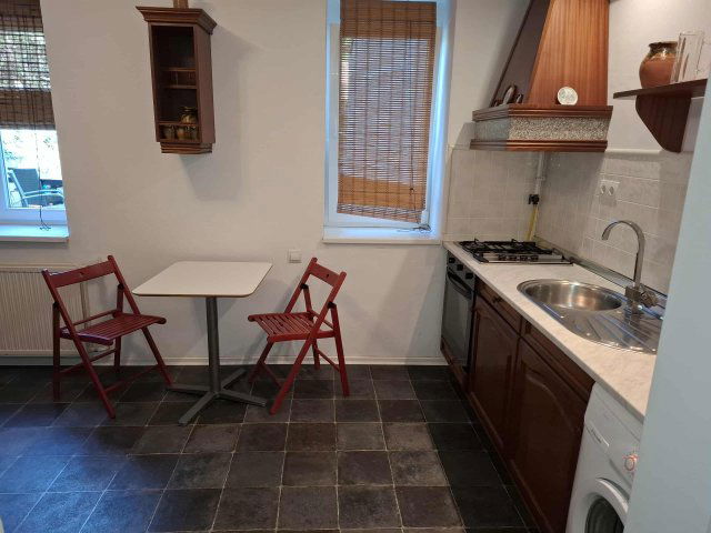 Kiadó családi ház, albérlet, Pécsett 160 E Ft / hó, 1 szobás