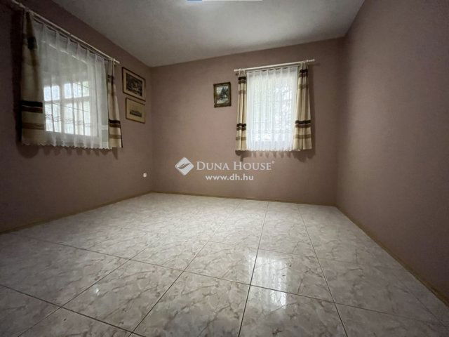 Eladó családi ház, Zircen 78 M Ft, 3 szobás