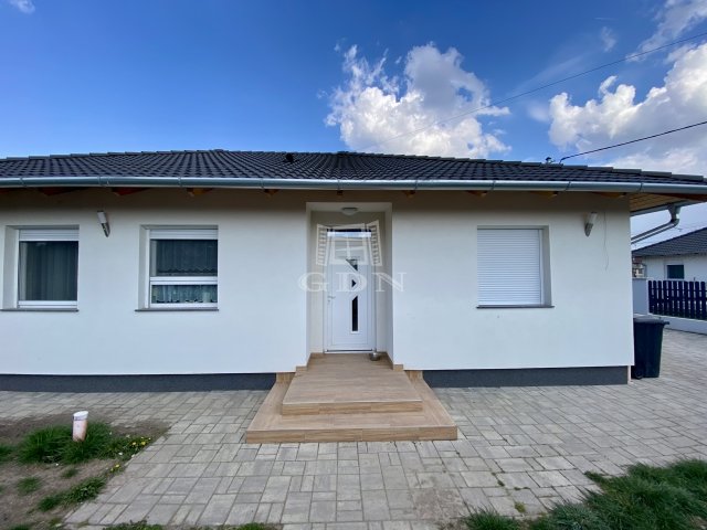 Eladó családi ház, Tökölön 124.99 M Ft, 3 szobás