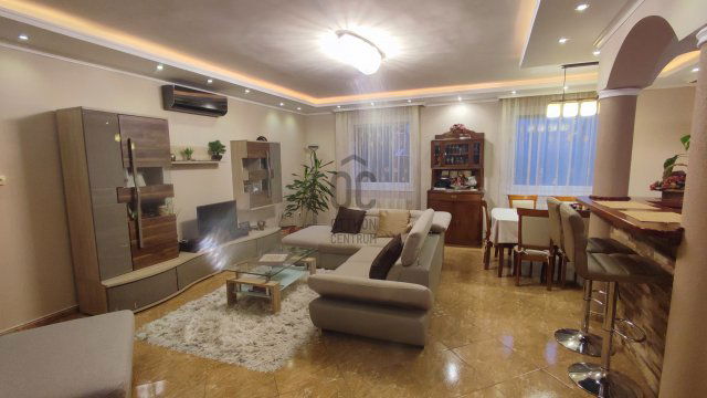 Eladó családi ház, Debrecenben 259.9 M Ft, 5 szobás