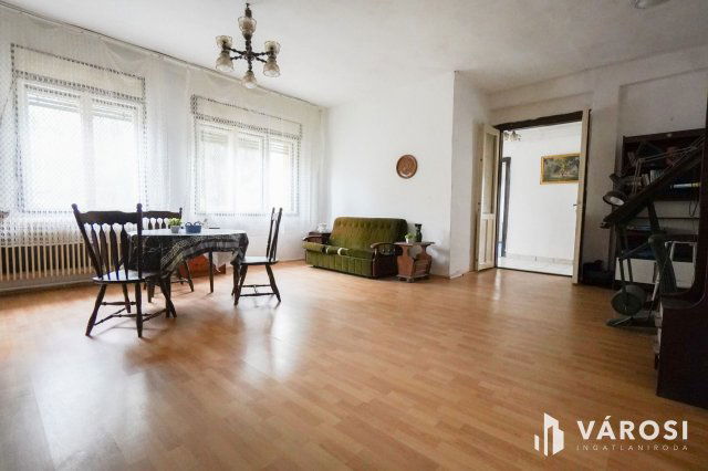 Eladó családi ház, Vecsésen 119.9 M Ft, 7 szobás