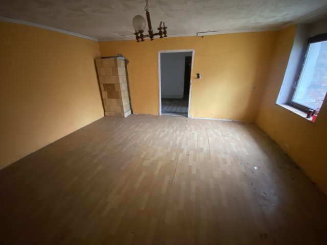 Eladó családi ház, Esztergomban 15.9 M Ft, 1 szobás