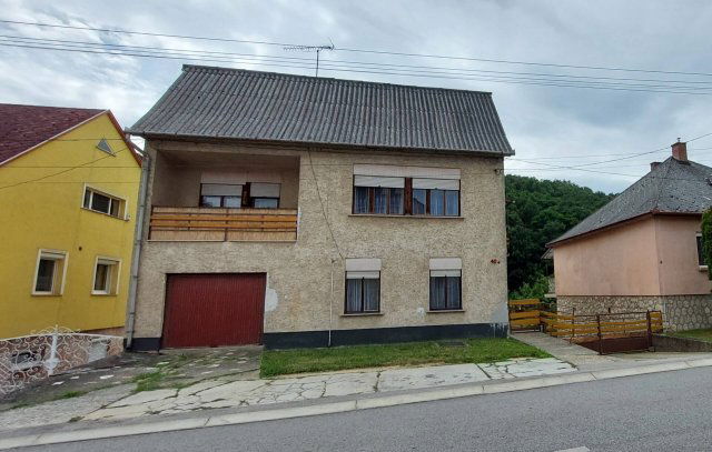 Eladó családi ház, Mogyorósbányán 49.9 M Ft, 5 szobás