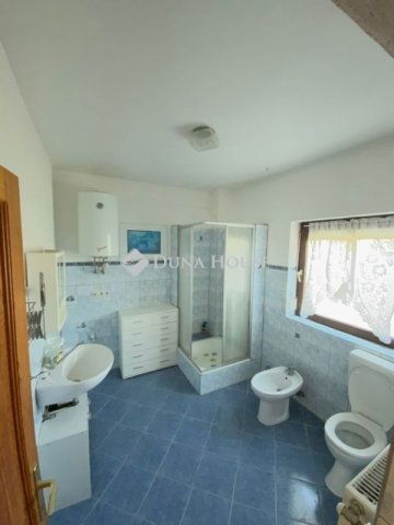 Eladó családi ház, Mecseknádasdon 61.875 M Ft, 6 szobás