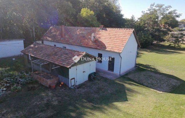 Eladó családi ház, Bugyin 125 M Ft, 1 szobás