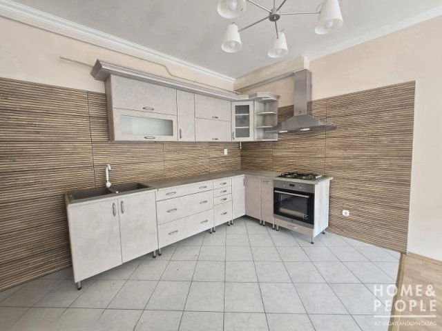 Eladó téglalakás, Szegeden 61.899 M Ft, 1+1 szobás