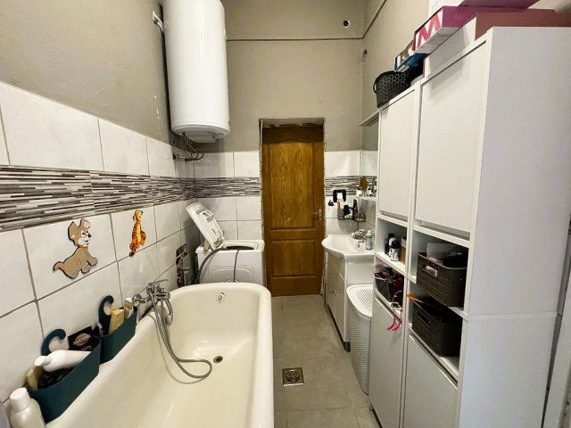Eladó családi ház, Budapesten, III. kerületben 179.9 M Ft