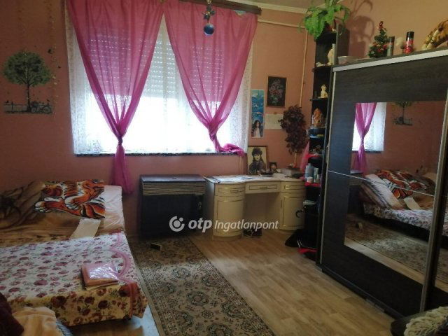 Eladó családi ház, Halmajugrán 18 M Ft, 3 szobás