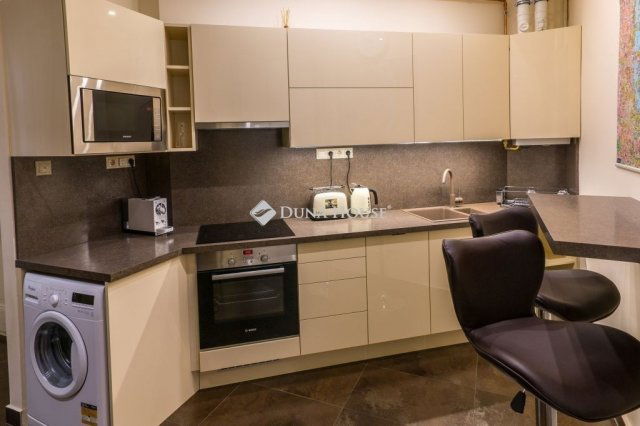 Eladó téglalakás, Budapesten, VII. kerületben 149.9 M Ft