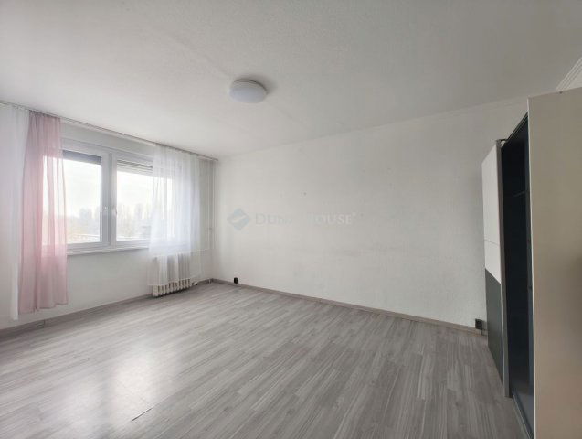 Eladó panellakás, Nyíregyházán 31.9 M Ft, 2 szobás