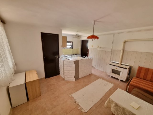 Eladó nyaraló, Pákozdon 29.9 M Ft, 2 szobás