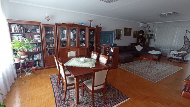 Eladó családi ház, Cegléden 115 M Ft, 6 szobás