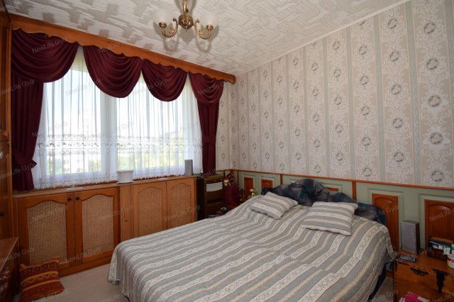 Eladó panellakás, Győrött 49.9 M Ft, 2 szobás