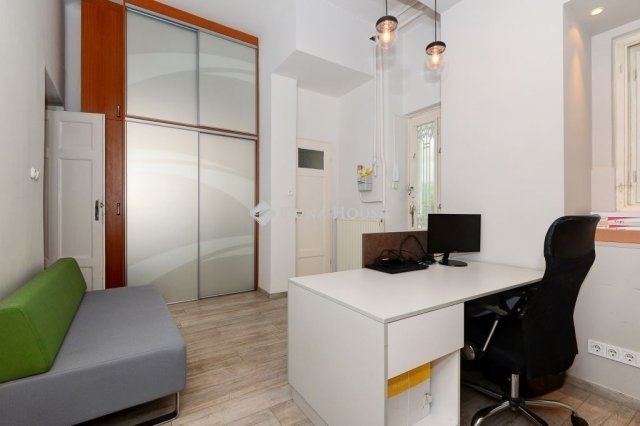 Eladó téglalakás, Budapesten, V. kerületben 179.025 M Ft