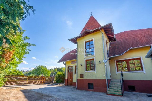 Eladó hotel, Kőröshegyen 280 M Ft, 13 szobás
