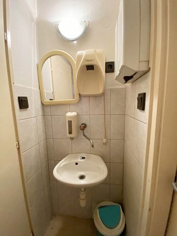 Eladó üzlethelyiség, Szigetújfalun 49.9 M Ft