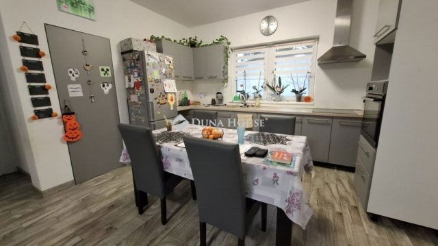 Eladó családi ház, Őrbottyánban 101 M Ft, 4 szobás