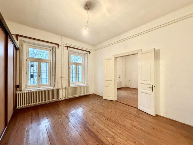 Eladó családi ház, Kecskeméten 83.9 M Ft, 6 szobás