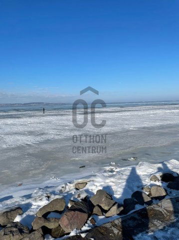 Eladó téglalakás, Siófokon 78.4 M Ft, 2 szobás