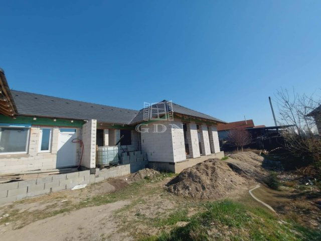 Eladó ikerház, Dabason 79.99 M Ft, 4 szobás