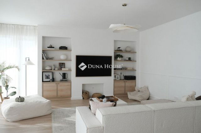 Eladó családi ház, Szentendrén 220 M Ft, 5 szobás