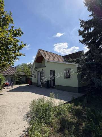 Eladó családi ház, Vácon 38.8 M Ft, 2 szobás