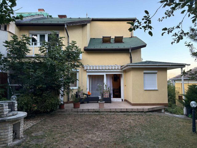 Eladó ikerház, Budapesten, III. kerületben 300 M Ft, 4 szobás
