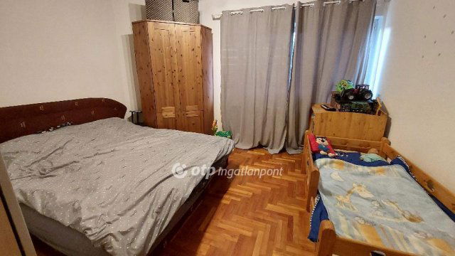 Eladó családi ház, Veresegyházon 129 M Ft, 7 szobás