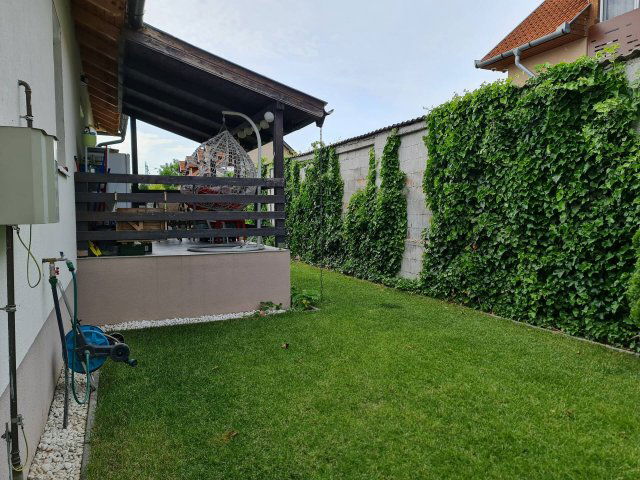 Eladó ikerház, Szigetszentmiklóson 106.9 M Ft, 5 szobás