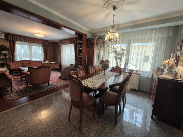 Eladó családi ház, Keszthelyen 134.9 M Ft, 4+1 szobás