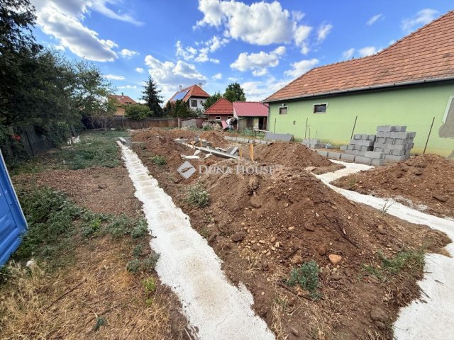 Eladó családi ház, Budapesten, XVIII. kerületben 140 M Ft