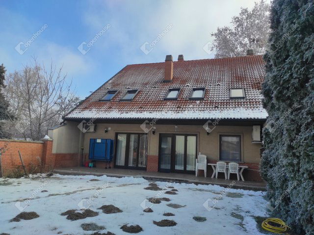 Eladó ikerház, Szegeden 140 M Ft, 6 szobás / költözzbe.hu