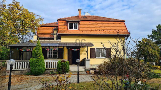 Eladó családi ház, Szentendrén 360 M Ft, 6 szobás