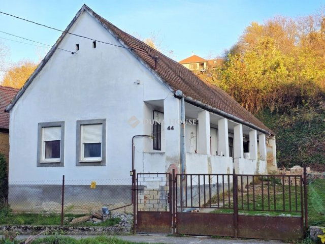 Eladó családi ház, Gyódon 23.9 M Ft, 2 szobás