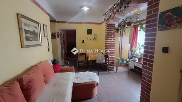 Eladó családi ház, Szentmártonkátán 51.9 M Ft, 5 szobás